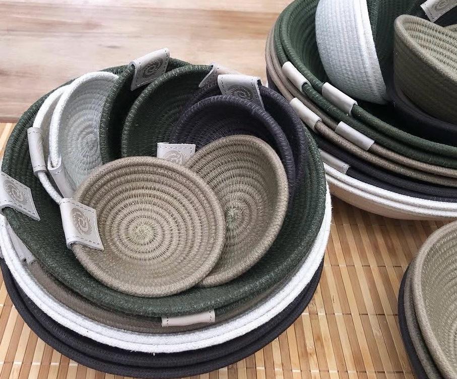 Bowls & Trays